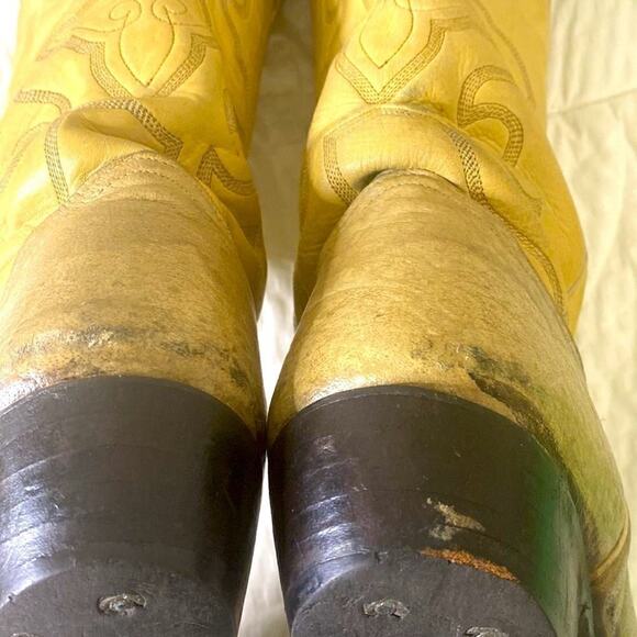 Vintage Nocona Cowboy Boots cream Leather Size 9 1/2 EE. See Video main image 12